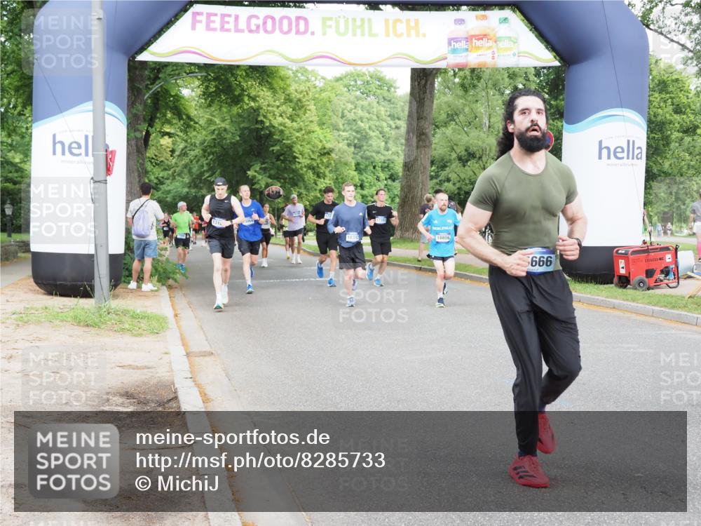 29.06.2025 - hella hamburg halbmarathon MichiJ http://msf.ph/oto/8285733 29.06.2025 10:32:55 Zwischen KM18-KM19 1520, 6575, 8218, 10313, 12154, 13123, 13996, 14351, 15334, 15666, 16316, 18513, 19116 meine-sportfotos.de