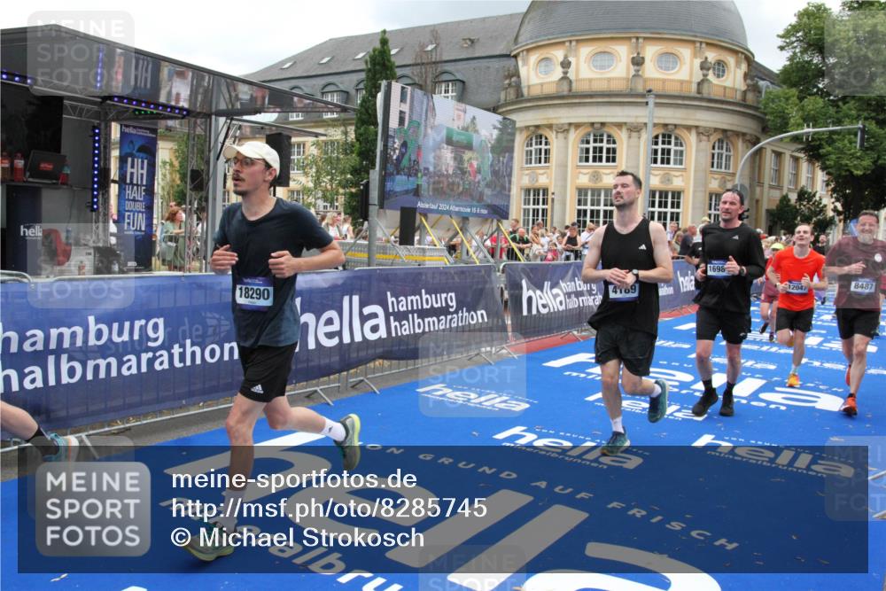 29.06.2025 - hella hamburg halbmarathon Michael Strokosch http://msf.ph/oto/8285745 29.06.2025 10:55:26 Ziel 1130, 2252, 2771, 4189, 4951, 5287, 5643, 6723, 6938, 8487, 11184, 12526, 13234, 13236, 13470, 16213, 16985, 17603, 17940, 18290, 18380, 18531 meine-sportfotos.de