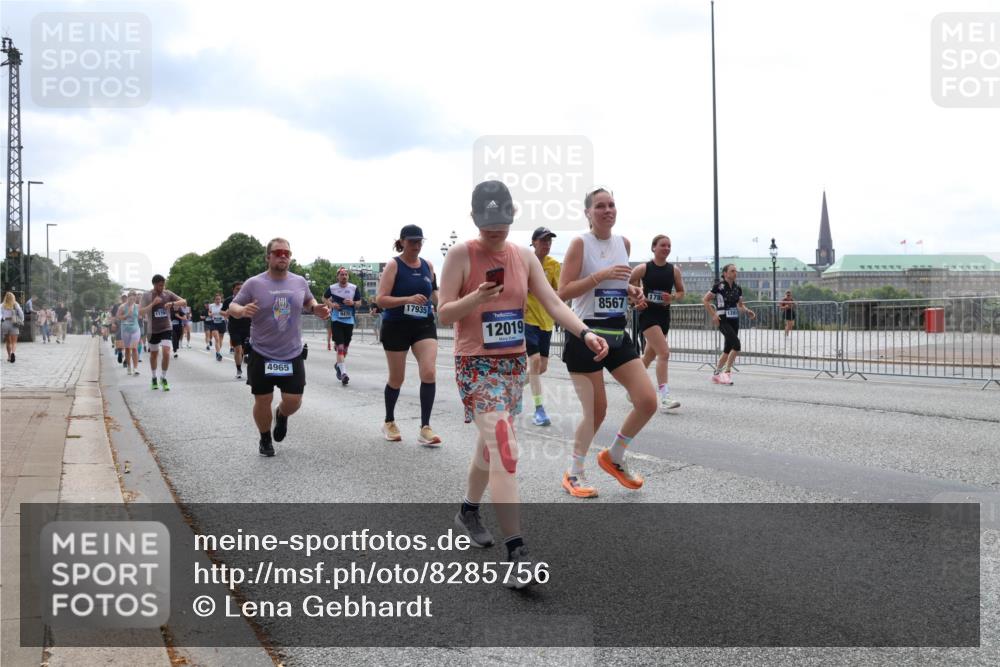 29.06.2025 - hella hamburg halbmarathon Lena Gebhardt http://msf.ph/oto/8285756 29.06.2025 10:35:35 Lombardsbrücke 12019, 1108, 1336, 1497, 1717, 1730, 1786, 1821, 2001, 2198, 2352, 2376, 2425, 2751, 2787, 2811, 2827, 3243, 3598, 3828, 3958, 4333, 4564, 4703, 4704, 4902, 4965, 5027, 5147, 5240, 5531, 5793, 6021, 6029, 6189, 6365, 6381, 6471, 6746, 6845, 6859, 6867, 7267, 7304, 7382, 7927, 8249, 8296, 8333, 8567, 9342, 9470, 9803, 9806, 9819, 10393, 10531, 10565, 10652, 11233, 11320, 11359, 11565, 11838, 11839, 11886, 12026, 12062, 12326, 12408 meine-sportfotos.de