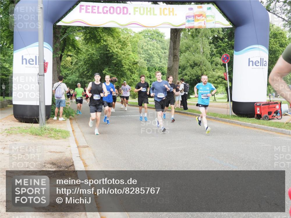 29.06.2025 - hella hamburg halbmarathon MichiJ http://msf.ph/oto/8285767 29.06.2025 10:32:56 Zwischen KM18-KM19 1520, 6575, 8218, 10064, 10313, 12154, 13123, 13996, 14351, 15334, 15666, 16316, 17381, 18513, 18806, 19116 meine-sportfotos.de