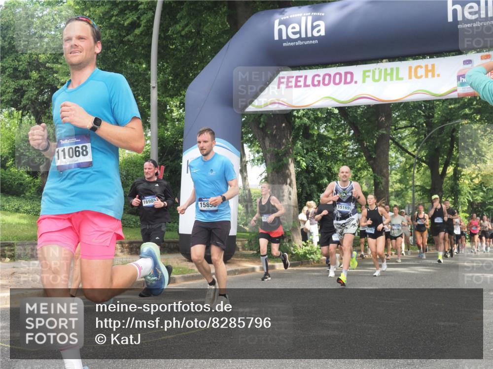 29.06.2025 - hella hamburg halbmarathon KatJ http://msf.ph/oto/8285796 29.06.2025 10:41:25 Zwischen KM18-KM19 1496, 1628, 2561, 7395, 8316 meine-sportfotos.de