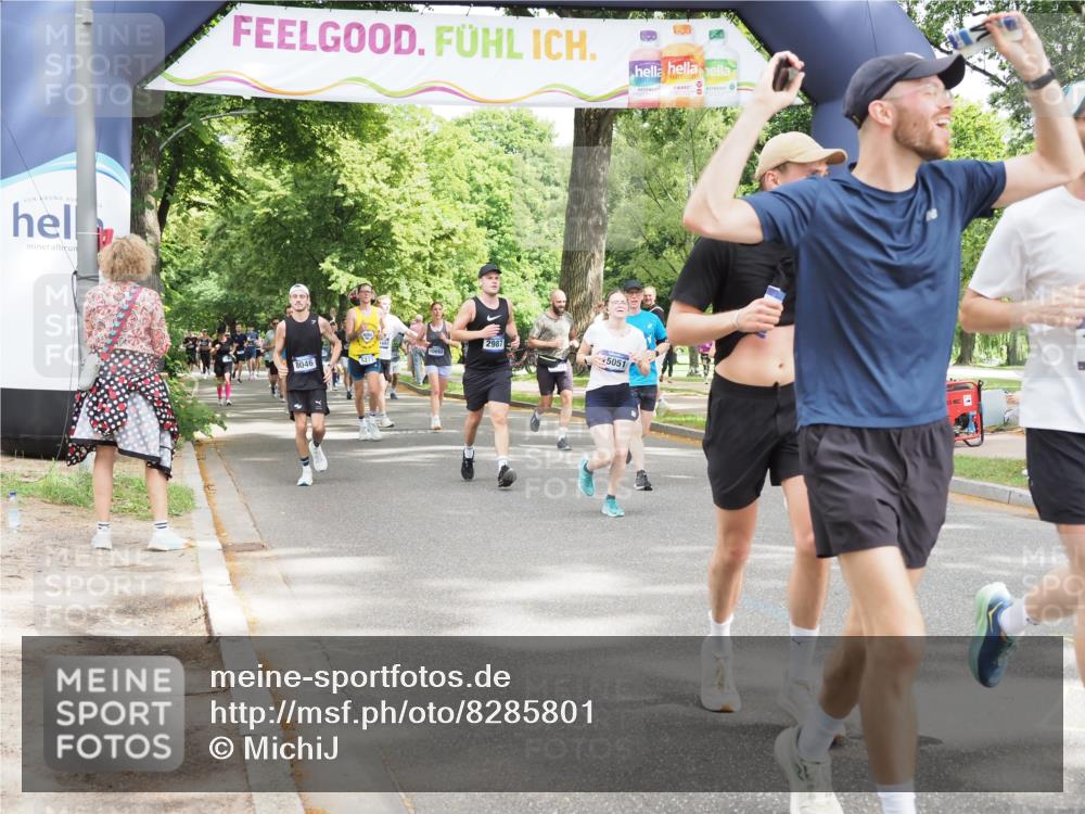29.06.2025 - hella hamburg halbmarathon MichiJ http://msf.ph/oto/8285801 29.06.2025 10:58:58 Zwischen KM18-KM19 1379, 2032, 2531, 2961, 7941, 8274, 8673, 10442, 10443, 12467, 13212, 13458, 13951, 14999, 15051, 15352 meine-sportfotos.de