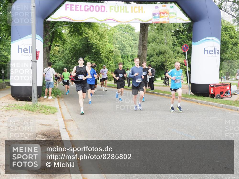 29.06.2025 - hella hamburg halbmarathon MichiJ http://msf.ph/oto/8285802 29.06.2025 10:32:56 Zwischen KM18-KM19 1520, 6575, 8218, 10064, 10313, 12154, 13123, 13996, 14351, 15334, 15666, 16316, 17381, 18513, 18806, 19116 meine-sportfotos.de