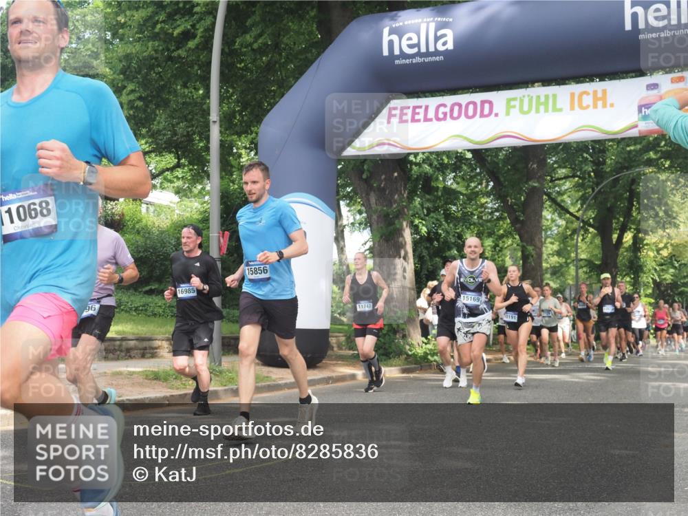 29.06.2025 - hella hamburg halbmarathon KatJ http://msf.ph/oto/8285836 29.06.2025 10:41:25 Zwischen KM18-KM19 1496, 1628, 2561, 7395, 8316 meine-sportfotos.de