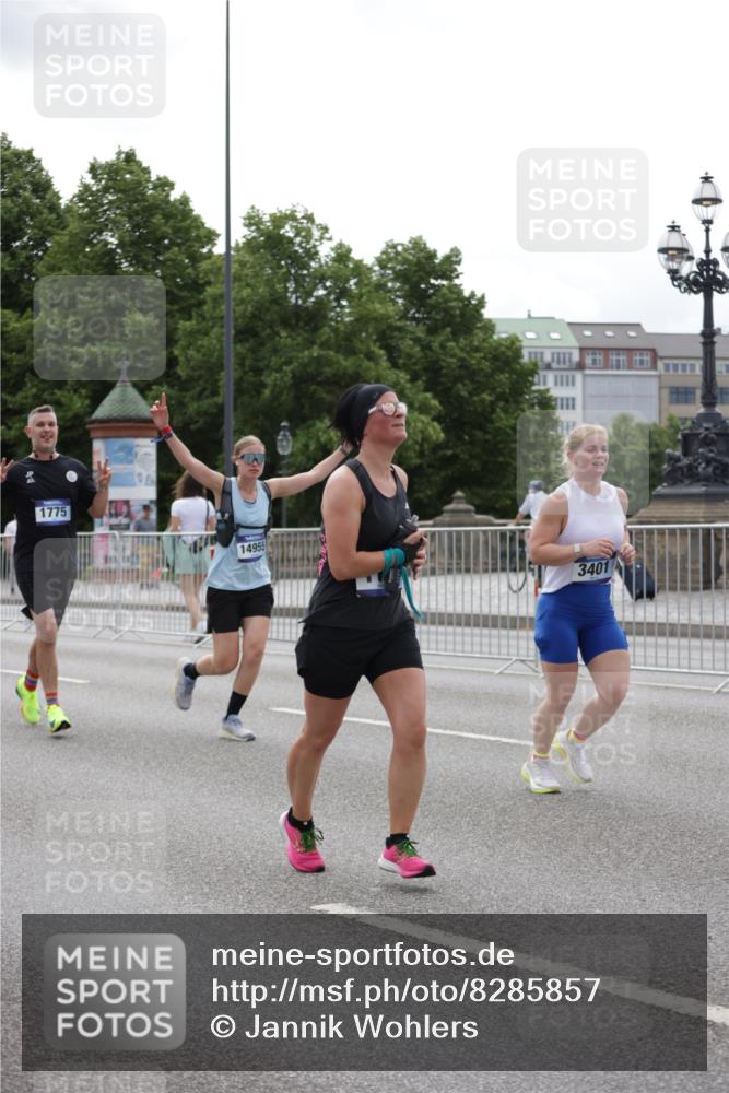 29.06.2025 - hella hamburg halbmarathon Jannik Wohlers http://msf.ph/oto/8285857 29.06.2025 10:35:38 Lombardsbrücke 1008, 1010, 1036, 1183, 1775, 1780, 2352, 2520, 2827, 2870, 3401, 3598, 3699, 3877, 3990, 4326, 4413, 4798, 5666, 6184, 6845, 6896, 7086, 7111, 7275, 8356, 8581, 8947, 9432, 9744, 10047, 10577, 11010, 11187, 11198, 11979, 12342, 12430, 12660, 12661, 13492, 13600, 13602, 13679, 14134, 14189, 14249, 14251, 14955, 15075, 15078, 15248, 15281, 15370, 15587, 15612, 15617, 15618, 15827, 15830, 15876, 16570, 16571, 17635, 18541 meine-sportfotos.de