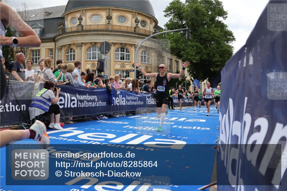 29.06.2025 - hella hamburg halbmarathon Strokosch-Dieckow http://msf.ph/oto/8285864 29.06.2025 10:47:54 Ziel 1604, 1613, 4528, 4601, 5022, 6377, 6836, 8564, 11961, 12808, 14383, 14730, 15333, 16766, 17451, 18206, 18356, 18836, 18922, 19198 meine-sportfotos.de