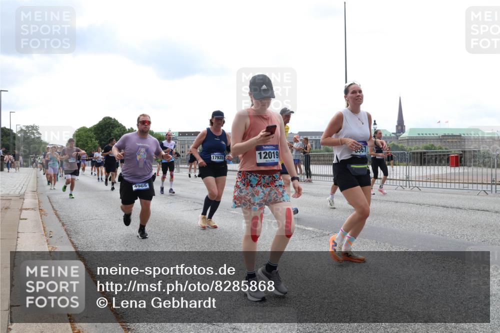 29.06.2025 - hella hamburg halbmarathon Lena Gebhardt http://msf.ph/oto/8285868 29.06.2025 10:35:36 Lombardsbrücke 1179, 4965, 17935, 12019, 967, 1108, 1336, 1717, 1730, 1786, 1821, 2001, 2198, 2352, 2376, 2425, 2751, 2787, 2811, 2827, 3243, 3598, 3828, 3958, 3990, 4333, 4564, 4703, 4704, 4902, 4965, 5027, 5147, 5240, 5531, 5793, 6021, 6029, 6189, 6365, 6381, 6471, 6746, 6845, 6859, 6867, 7267, 7304, 7382, 7927, 8249, 8296, 8333, 8567, 9342, 9470, 9803, 9806, 9819, 10393, 10531, 10565, 10652, 11233, 11320, 11359, 11565, 11838, 11839, 11886, 12026, 12062, 12326, 12408 meine-sportfotos.de