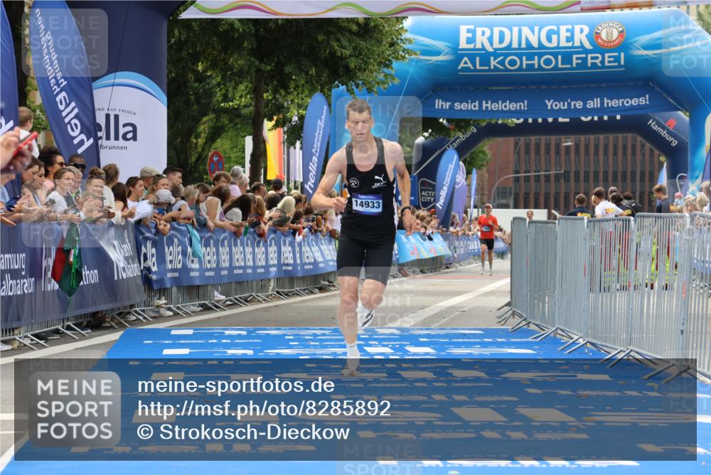 29.06.2025 - hella hamburg halbmarathon Strokosch-Dieckow http://msf.ph/oto/8285892 29.06.2025 10:21:16 Ziel 14933 meine-sportfotos.de