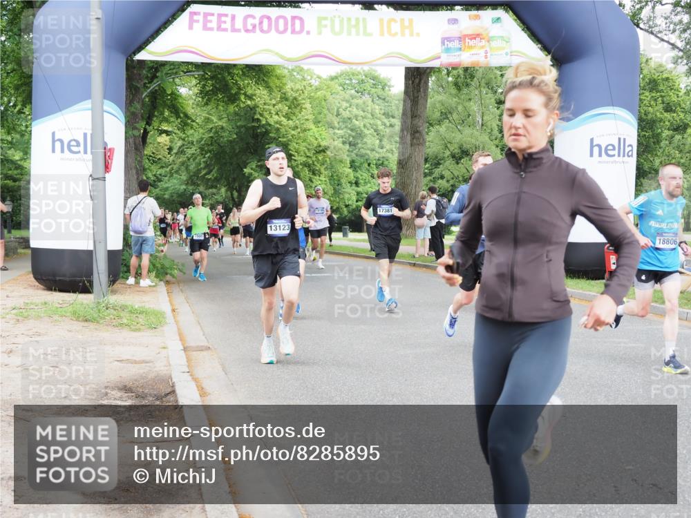 29.06.2025 - hella hamburg halbmarathon MichiJ http://msf.ph/oto/8285895 29.06.2025 10:32:57 Zwischen KM18-KM19 1520, 10064, 10313, 12154, 13123, 13996, 14351, 15334, 15666, 17381, 17382, 18513, 18806 meine-sportfotos.de