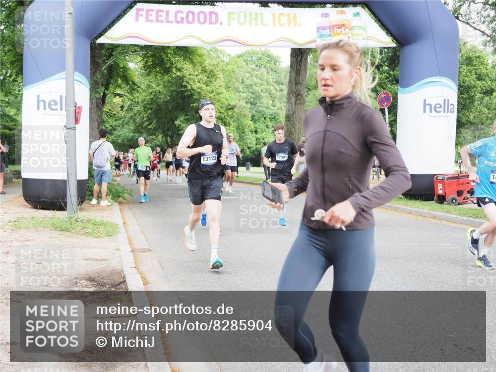 29.06.2025 - hella hamburg halbmarathon MichiJ http://msf.ph/oto/8285904 29.06.2025 10:32:57 Zwischen KM18-KM19 1520, 10064, 10313, 12154, 13123, 13996, 14351, 15334, 15666, 17381, 17382, 18513, 18806 meine-sportfotos.de