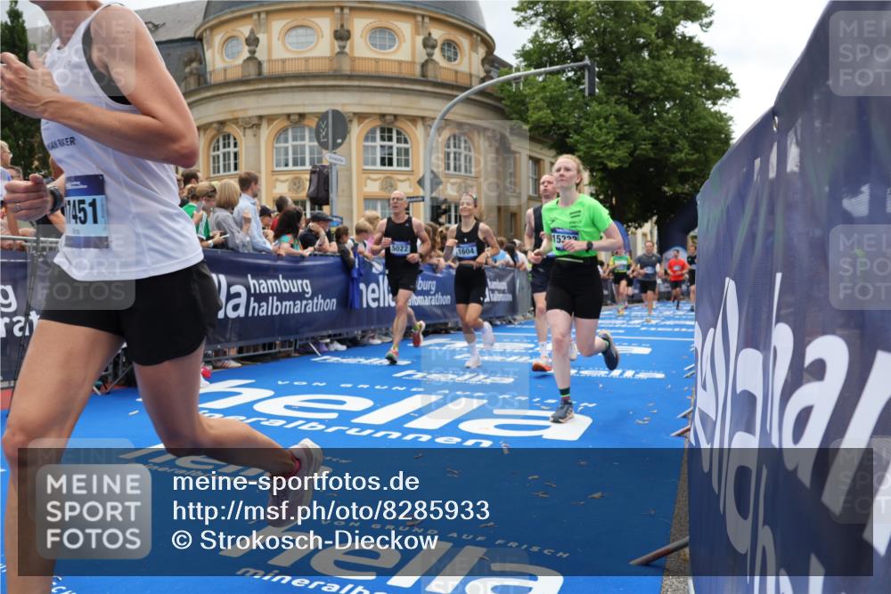29.06.2025 - hella hamburg halbmarathon Strokosch-Dieckow http://msf.ph/oto/8285933 29.06.2025 10:47:57 Ziel 1086, 1604, 1613, 4324, 4528, 4601, 5022, 6377, 6836, 12706, 12724, 12747, 12808, 13570, 14730, 15333, 16149, 16766, 17451, 18206, 18836, 18922, 19198 meine-sportfotos.de
