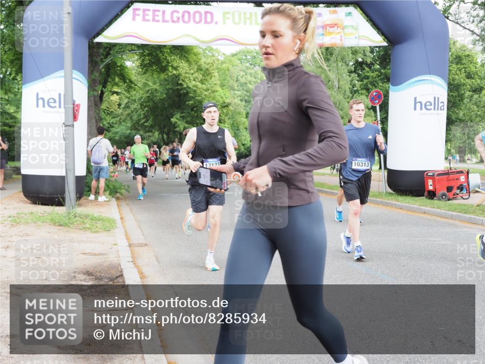 29.06.2025 - hella hamburg halbmarathon MichiJ http://msf.ph/oto/8285934 29.06.2025 10:32:57 Zwischen KM18-KM19 1520, 10064, 10313, 12154, 13123, 13996, 14351, 15334, 15666, 17381, 17382, 18513, 18806 meine-sportfotos.de