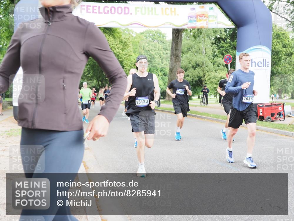 29.06.2025 - hella hamburg halbmarathon MichiJ http://msf.ph/oto/8285941 29.06.2025 10:32:58 Zwischen KM18-KM19 1520, 1600, 10064, 10313, 12154, 13123, 13996, 14351, 15334, 15666, 17381, 17382, 18513, 18806 meine-sportfotos.de