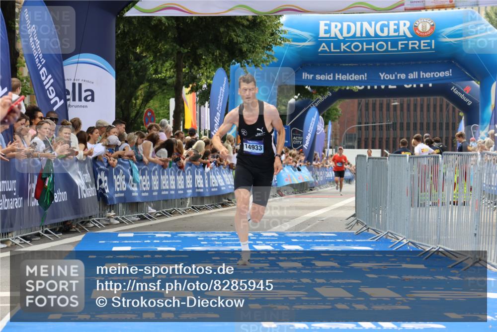 29.06.2025 - hella hamburg halbmarathon Strokosch-Dieckow http://msf.ph/oto/8285945 29.06.2025 10:21:16 Ziel 14933 meine-sportfotos.de