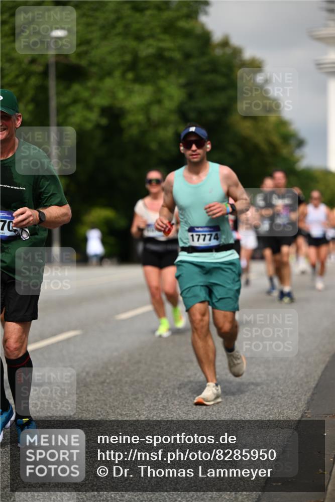 29.06.2025 - hella hamburg halbmarathon Dr. Thomas Lammeyer http://msf.ph/oto/8285950 29.06.2025 10:15:59 Kennedybrücke 1062, 1790, 2661, 3746, 3837, 4499, 6966, 7370, 7474, 8206, 8207, 8368, 9119, 9253, 9254, 9405 meine-sportfotos.de