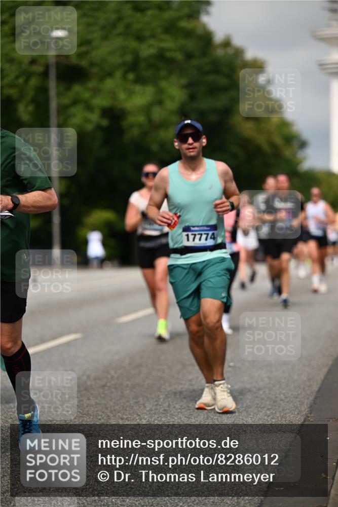 29.06.2025 - hella hamburg halbmarathon Dr. Thomas Lammeyer http://msf.ph/oto/8286012 29.06.2025 10:15:59 Kennedybrücke 1062, 1790, 2661, 3746, 3837, 4499, 6966, 7370, 7474, 8206, 8207, 8368, 9119, 9253, 9254, 9405 meine-sportfotos.de