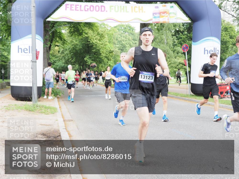 29.06.2025 - hella hamburg halbmarathon MichiJ http://msf.ph/oto/8286015 29.06.2025 10:32:58 Zwischen KM18-KM19 1520, 1600, 10064, 10313, 12154, 13123, 13996, 14351, 15334, 15666, 17381, 17382, 18513, 18806 meine-sportfotos.de