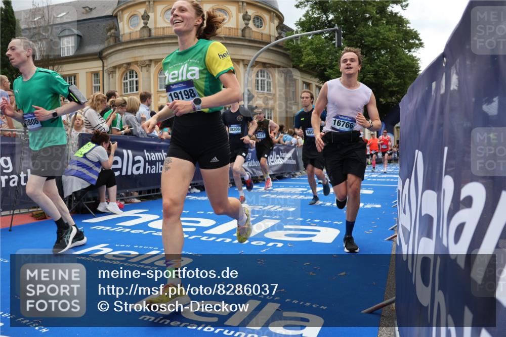 29.06.2025 - hella hamburg halbmarathon Strokosch-Dieckow http://msf.ph/oto/8286037 29.06.2025 10:48:02 Ziel 1086, 1604, 1613, 1914, 4324, 4528, 4601, 4711, 5022, 6377, 9544, 9626, 9638, 12706, 12724, 12747, 12808, 13570, 14192, 15333, 15973, 16094, 16149, 16269, 16766, 18206, 18922, 19198 meine-sportfotos.de