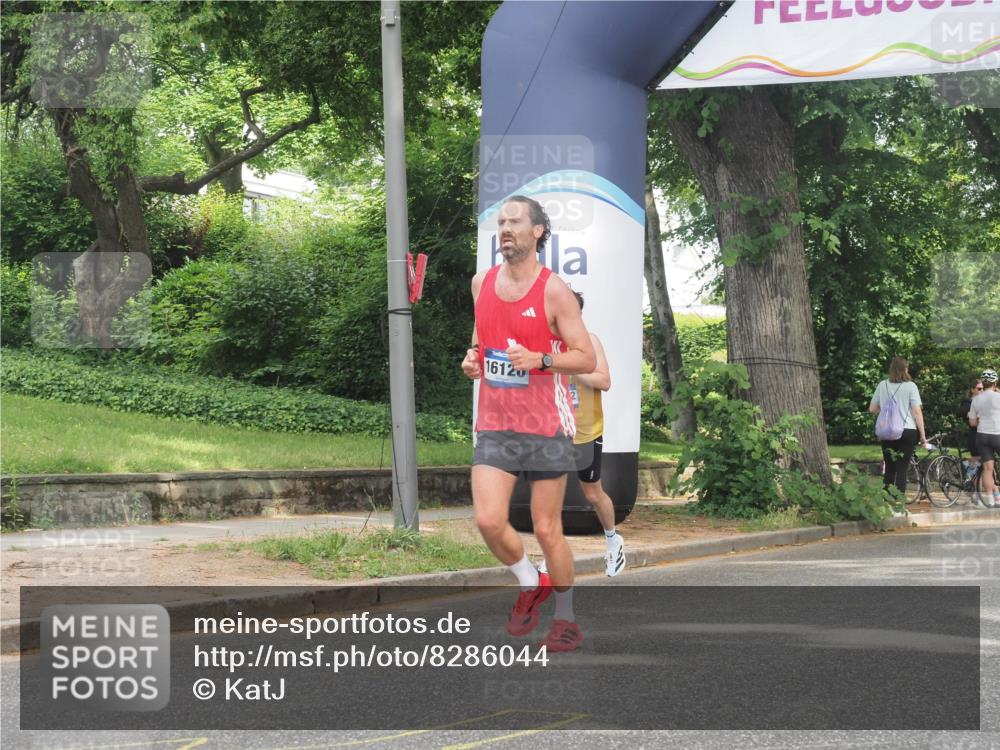 29.06.2025 - hella hamburg halbmarathon KatJ http://msf.ph/oto/8286044 29.06.2025 10:11:37 Zwischen KM18-KM19  meine-sportfotos.de