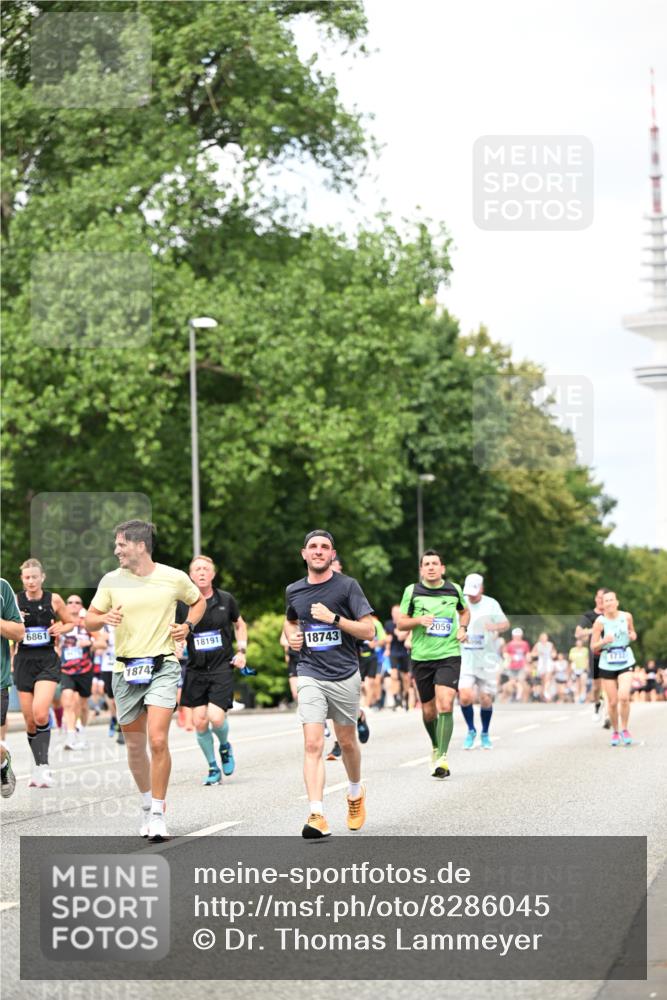 29.06.2025 - hella hamburg halbmarathon Dr. Thomas Lammeyer http://msf.ph/oto/8286045 29.06.2025 10:37:05 Kennedybrücke 1078, 1199, 1237, 1373, 1647, 1732, 1879, 2059, 2384, 2959, 3221, 3391, 3422, 3653, 3660, 3670, 3708, 3753, 4030, 4096, 4446, 4555, 5110, 5156, 5581, 6861, 7135, 7749, 7750, 8170, 8175, 8595, 8839, 9034, 9289, 9471, 9542, 9768, 9780, 9812, 10002, 10770 meine-sportfotos.de
