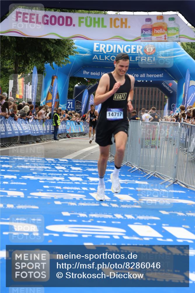29.06.2025 - hella hamburg halbmarathon Strokosch-Dieckow http://msf.ph/oto/8286046 29.06.2025 10:21:08 Ziel 14717, 16120 meine-sportfotos.de