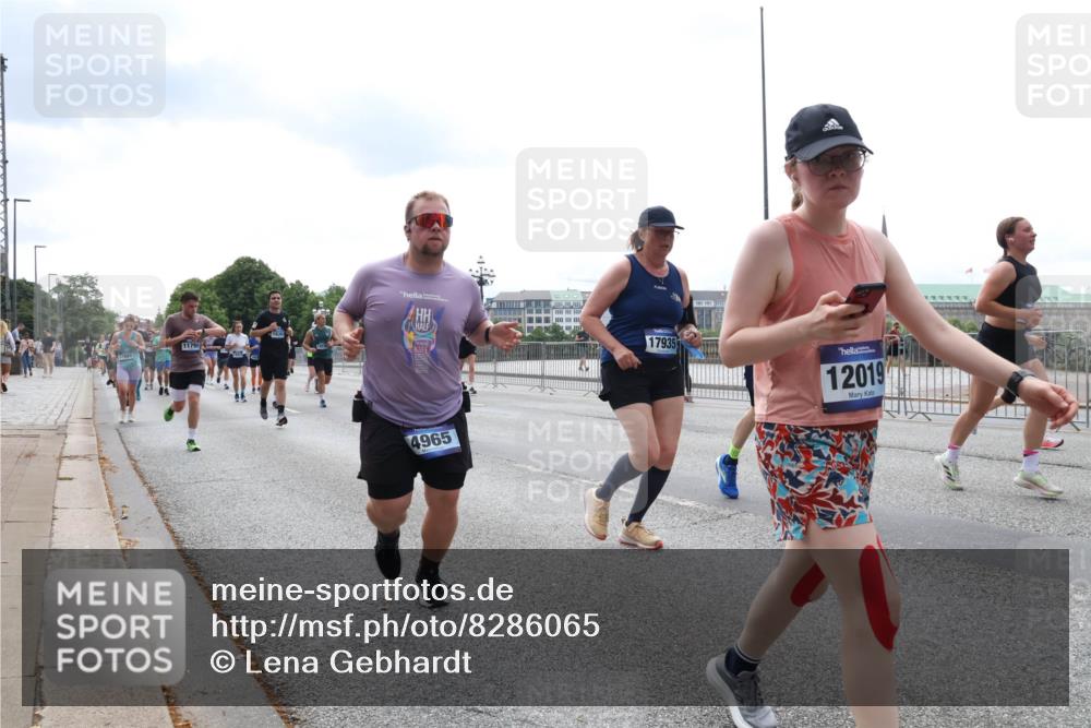 29.06.2025 - hella hamburg halbmarathon Lena Gebhardt http://msf.ph/oto/8286065 29.06.2025 10:35:36 Lombardsbrücke 11790, 4965, 17935, 12019, 1108, 1336, 1717, 1730, 1786, 1821, 2001, 2198, 2352, 2376, 2425, 2751, 2787, 2811, 2827, 3243, 3598, 3828, 3958, 3990, 4333, 4564, 4703, 4704, 4902, 4965, 5027, 5147, 5240, 5531, 5793, 6021, 6029, 6189, 6365, 6381, 6471, 6746, 6845, 6859, 6867, 7267, 7304, 7382, 7927, 8249, 8296, 8333, 8567, 9342, 9470, 9803, 9806, 9819, 10393, 10531, 10565, 10652, 11233, 11320, 11359, 11565, 11838, 11839, 11886, 12026, 12062, 12326, 12408 meine-sportfotos.de