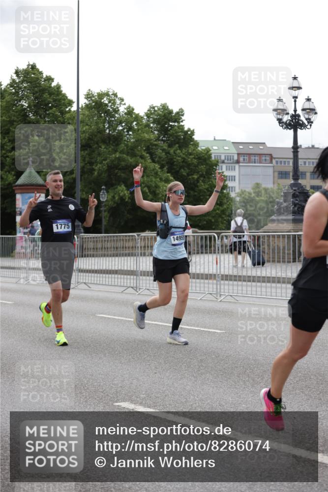 29.06.2025 - hella hamburg halbmarathon Jannik Wohlers http://msf.ph/oto/8286074 29.06.2025 10:35:39 Lombardsbrücke 1008, 1010, 1036, 1183, 1775, 1780, 2520, 2827, 2870, 3401, 3598, 3699, 3877, 3990, 4326, 4413, 4798, 5666, 6092, 6184, 6845, 6896, 7086, 7111, 7275, 8356, 8581, 8947, 9432, 9744, 10047, 10577, 11010, 11187, 11198, 11979, 12342, 12430, 12660, 12661, 13492, 13600, 13602, 13679, 14134, 14189, 14249, 14251, 14955, 15075, 15078, 15248, 15281, 15370, 15587, 15612, 15617, 15618, 15676, 15677, 15827, 15830, 15876, 16570, 16571, 17635, 18541 meine-sportfotos.de