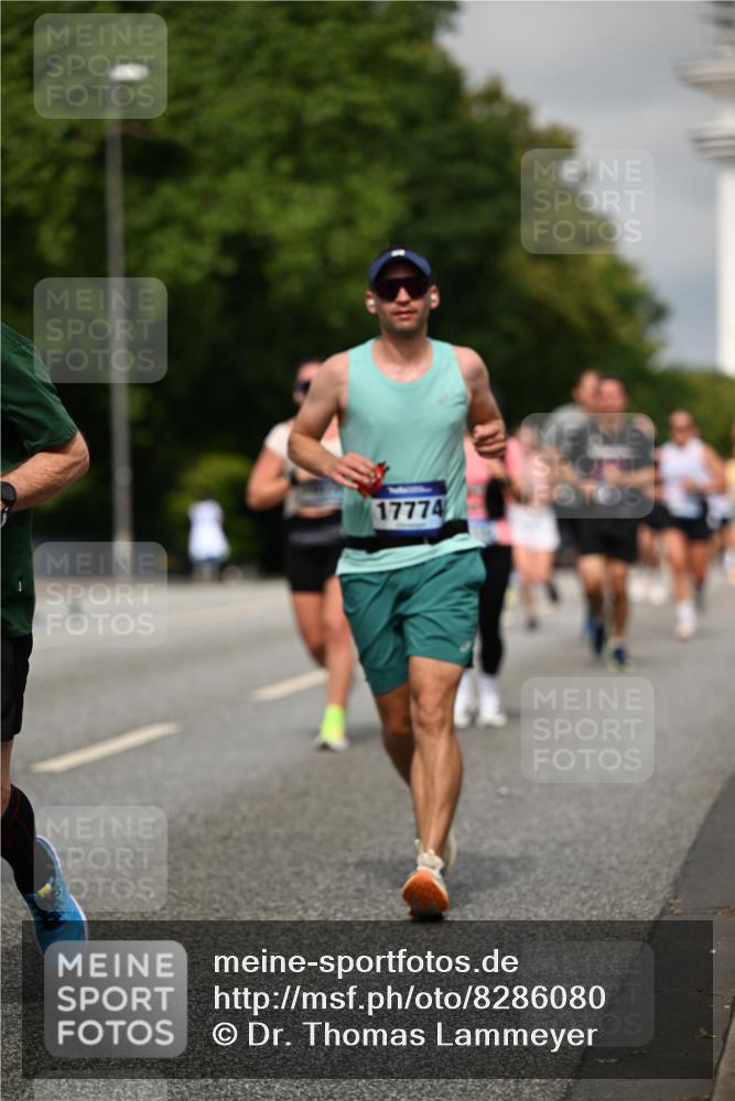 29.06.2025 - hella hamburg halbmarathon Dr. Thomas Lammeyer http://msf.ph/oto/8286080 29.06.2025 10:15:59 Kennedybrücke 1062, 1790, 2661, 3746, 3837, 4499, 6966, 7370, 7474, 8206, 8207, 8368, 9119, 9253, 9254, 9405 meine-sportfotos.de