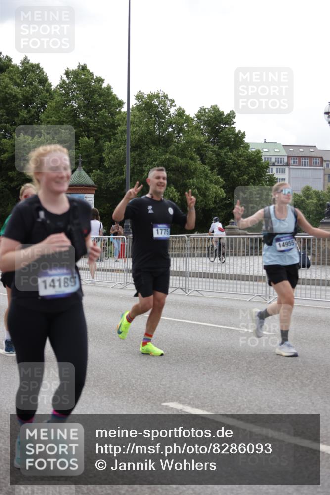 29.06.2025 - hella hamburg halbmarathon Jannik Wohlers http://msf.ph/oto/8286093 29.06.2025 10:35:40 Lombardsbrücke 1008, 1010, 1036, 1183, 1775, 1780, 2520, 2870, 3401, 3598, 3699, 3877, 3990, 4245, 4326, 4413, 4798, 5666, 6092, 6093, 6184, 6417, 6845, 6896, 7086, 7111, 7140, 7275, 8356, 8581, 8947, 9432, 9744, 10047, 10577, 11010, 11187, 11198, 11979, 12342, 12430, 12660, 12661, 13422, 13492, 13600, 13602, 13679, 14134, 14189, 14249, 14251, 14955, 15075, 15078, 15248, 15281, 15370, 15587, 15612, 15617, 15618, 15676, 15677, 15827, 15830, 15876, 16570, 16571, 17635, 18541 meine-sportfotos.de