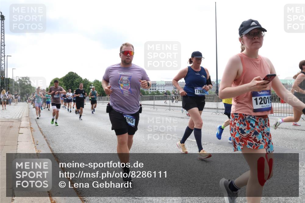 29.06.2025 - hella hamburg halbmarathon Lena Gebhardt http://msf.ph/oto/8286111 29.06.2025 10:35:37 Lombardsbrücke 11790, 17935, 12019, 1965, 1108, 1336, 1717, 1730, 1786, 1821, 2001, 2198, 2352, 2376, 2425, 2751, 2787, 2811, 2827, 3243, 3598, 3828, 3958, 3990, 4333, 4564, 4703, 4704, 4902, 4965, 5027, 5147, 5240, 5531, 5793, 6021, 6029, 6189, 6365, 6381, 6471, 6746, 6845, 6859, 6867, 7267, 7304, 7382, 7927, 8249, 8296, 8333, 8567, 9342, 9432, 9470, 9803, 9806, 9819, 10393, 10531, 10565, 10652, 11233, 11320, 11359, 11565, 11838, 11839, 11886, 12026, 12062, 12326, 12408 meine-sportfotos.de