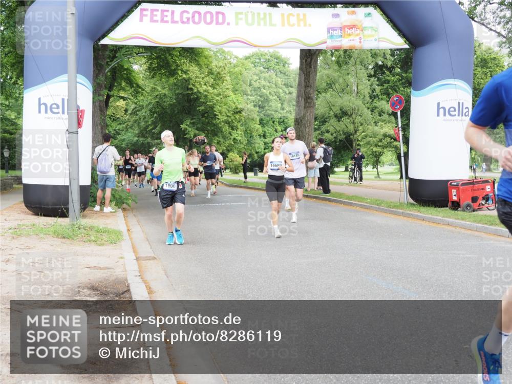 29.06.2025 - hella hamburg halbmarathon MichiJ http://msf.ph/oto/8286119 29.06.2025 10:33:00 Zwischen KM18-KM19 1600, 10064, 10313, 13123, 15666, 17381, 17382, 18185, 18513, 18806 meine-sportfotos.de