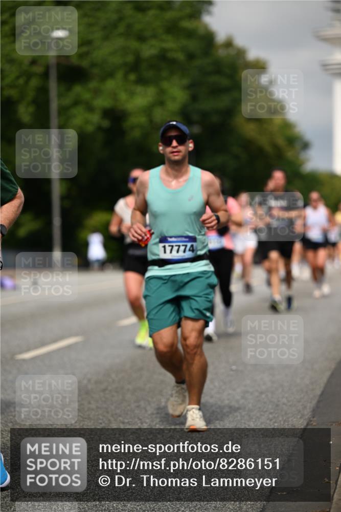 29.06.2025 - hella hamburg halbmarathon Dr. Thomas Lammeyer http://msf.ph/oto/8286151 29.06.2025 10:15:59 Kennedybrücke 1062, 1790, 2661, 3746, 3837, 4499, 6966, 7370, 7474, 8206, 8207, 8368, 9119, 9253, 9254, 9405 meine-sportfotos.de
