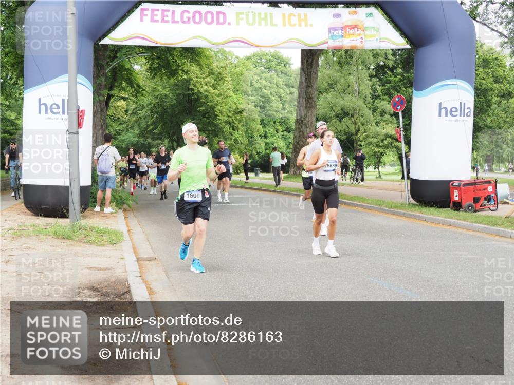 29.06.2025 - hella hamburg halbmarathon MichiJ http://msf.ph/oto/8286163 29.06.2025 10:33:01 Zwischen KM18-KM19 1600, 10064, 10313, 13123, 16689, 17381, 17382, 18185, 18513, 18631, 18806 meine-sportfotos.de