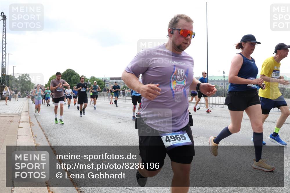 29.06.2025 - hella hamburg halbmarathon Lena Gebhardt http://msf.ph/oto/8286196 29.06.2025 10:35:37 Lombardsbrücke 17669, 11790, 1053, 4965, 1108, 1336, 1717, 1730, 1786, 1821, 2001, 2198, 2352, 2376, 2425, 2751, 2787, 2811, 2827, 3243, 3598, 3828, 3958, 3990, 4333, 4564, 4703, 4704, 4902, 4965, 5027, 5147, 5240, 5531, 5793, 6021, 6029, 6189, 6365, 6381, 6471, 6746, 6845, 6859, 6867, 7267, 7304, 7382, 7927, 8249, 8296, 8333, 8567, 9342, 9432, 9470, 9803, 9806, 9819, 10393, 10531, 10565, 10652, 11233, 11320, 11359, 11565, 11838, 11839, 11886, 12026, 12062, 12326, 12408 meine-sportfotos.de