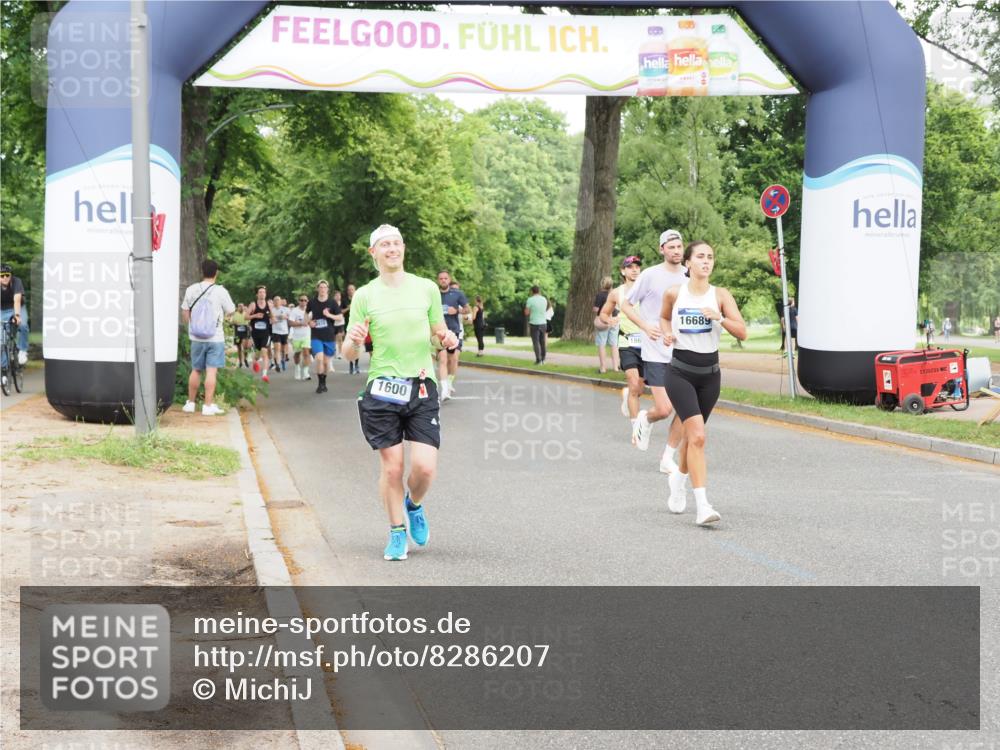 29.06.2025 - hella hamburg halbmarathon MichiJ http://msf.ph/oto/8286207 29.06.2025 10:33:01 Zwischen KM18-KM19 1600, 10064, 10313, 13123, 16689, 17381, 17382, 18185, 18513, 18631, 18806 meine-sportfotos.de