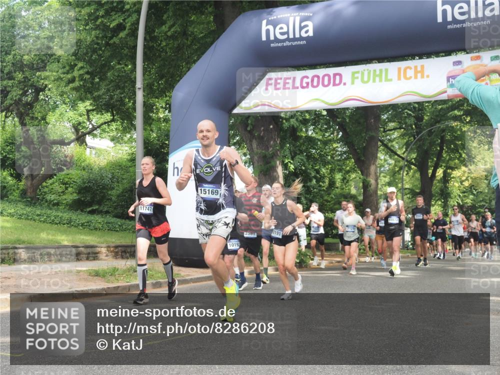 29.06.2025 - hella hamburg halbmarathon KatJ http://msf.ph/oto/8286208 29.06.2025 10:41:26 Zwischen KM18-KM19 1496, 1628, 2561, 7129, 7395, 8316 meine-sportfotos.de