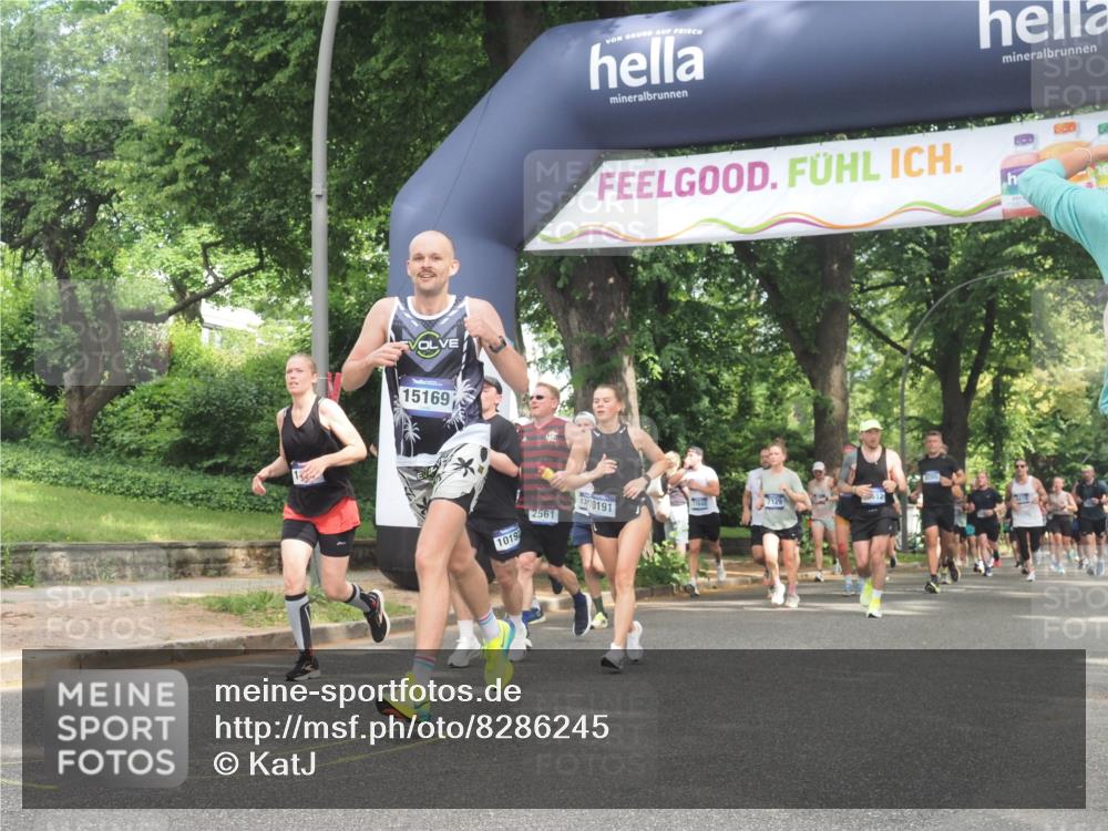 29.06.2025 - hella hamburg halbmarathon KatJ http://msf.ph/oto/8286245 29.06.2025 10:41:26 Zwischen KM18-KM19 1496, 1628, 2561, 7129, 7395, 8316 meine-sportfotos.de