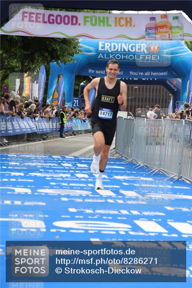 29.06.2025 - hella hamburg halbmarathon Strokosch-Dieckow http://msf.ph/oto/8286271 29.06.2025 10:21:07 Ziel 6530, 14717, 16120 meine-sportfotos.de