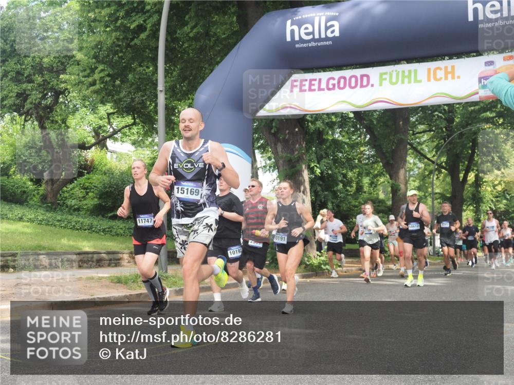 29.06.2025 - hella hamburg halbmarathon KatJ http://msf.ph/oto/8286281 29.06.2025 10:41:27 Zwischen KM18-KM19 1496, 1628, 2561, 7129, 7395, 8316 meine-sportfotos.de