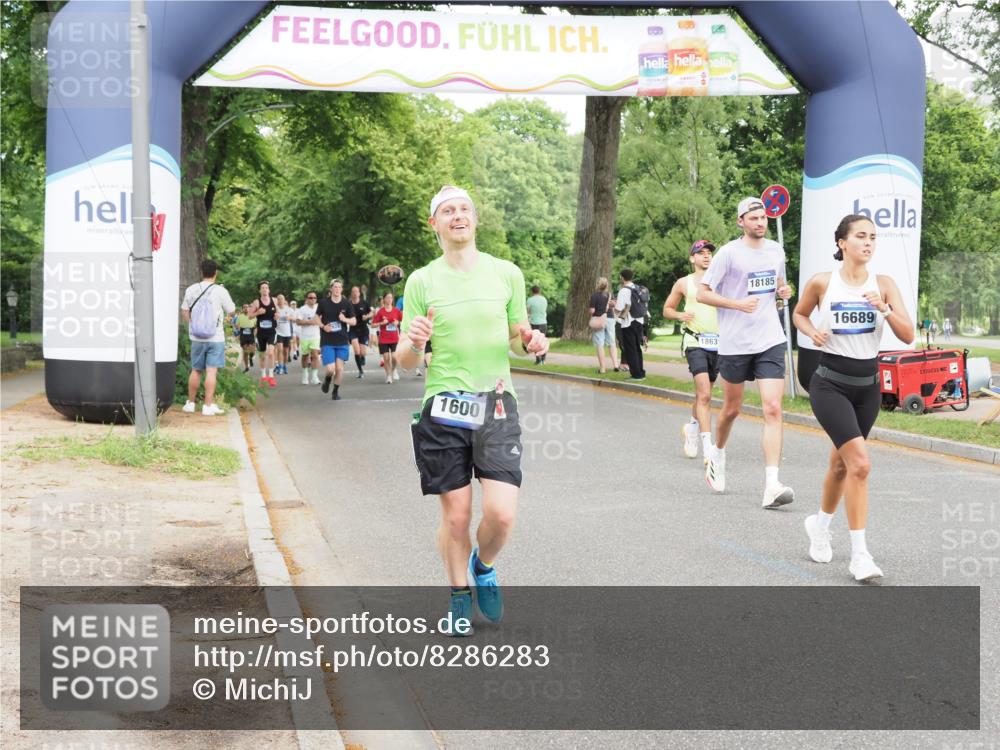29.06.2025 - hella hamburg halbmarathon MichiJ http://msf.ph/oto/8286283 29.06.2025 10:33:02 Zwischen KM18-KM19 1600, 10064, 10313, 13123, 16689, 17381, 17382, 18185, 18631, 18806 meine-sportfotos.de