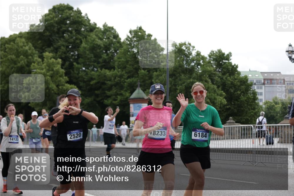 29.06.2025 - hella hamburg halbmarathon Jannik Wohlers http://msf.ph/oto/8286312 29.06.2025 10:35:41 Lombardsbrücke 1008, 1010, 1036, 1183, 1775, 1780, 2520, 2870, 3401, 3699, 3877, 3990, 4245, 4326, 4413, 4798, 5666, 6092, 6093, 6184, 6417, 6896, 7086, 7111, 7140, 7275, 7575, 7576, 8356, 8581, 8947, 9432, 9744, 9978, 10047, 10577, 11010, 11187, 11198, 11979, 12342, 12430, 12660, 12661, 13422, 13492, 13600, 13602, 13679, 14134, 14189, 14249, 14251, 14955, 15075, 15078, 15248, 15281, 15370, 15587, 15612, 15617, 15618, 15676, 15677, 15827, 15830, 15876, 16570, 16571, 17635, 18541 meine-sportfotos.de