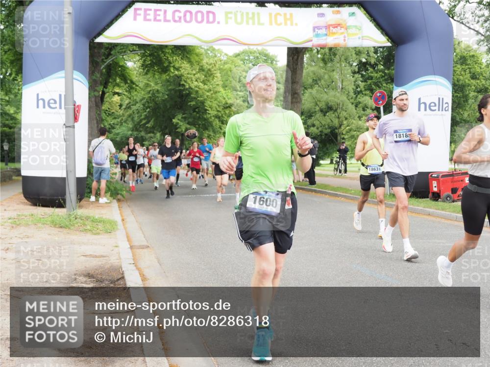 29.06.2025 - hella hamburg halbmarathon MichiJ http://msf.ph/oto/8286318 29.06.2025 10:33:02 Zwischen KM18-KM19 1600, 10064, 10313, 13123, 16689, 17381, 17382, 18185, 18631, 18806 meine-sportfotos.de