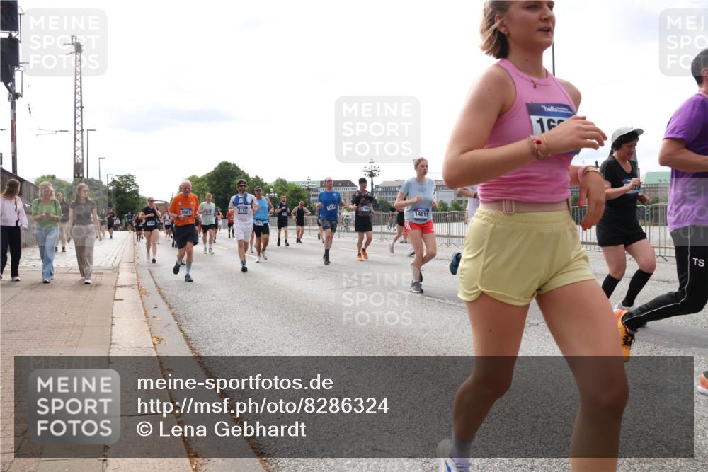 29.06.2025 - hella hamburg halbmarathon Lena Gebhardt http://msf.ph/oto/8286324 29.06.2025 10:20:54 Lombardsbrücke 9981, 8113, 14611, 16, 1011, 1266, 1471, 1658, 2053, 2101, 2325, 2383, 2834, 2923, 2945, 2956, 2986, 3161, 3247, 3453, 3733, 3781, 3813, 4082, 4154, 4166, 4288, 4350, 4422, 4754, 4869, 5041, 5061, 5181, 5625, 5767, 6275, 6308, 6608, 6951, 7228, 7608, 8113, 8588, 8724, 8726, 8940, 9005, 9011, 9108, 9236, 9722, 9981, 10050, 10350, 10585, 10602, 10613, 10647, 11100, 11145, 11603, 11698, 11835, 11995, 12175, 12694, 12844, 13057, 13508 meine-sportfotos.de