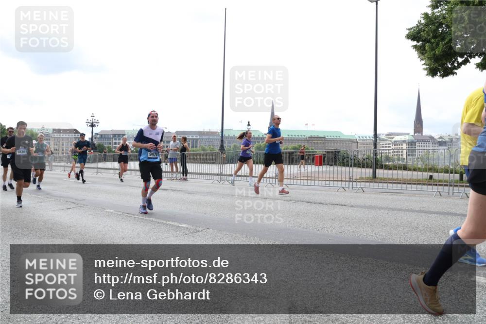 29.06.2025 - hella hamburg halbmarathon Lena Gebhardt http://msf.ph/oto/8286343 29.06.2025 10:35:38 Lombardsbrücke 18361, 9470, 1108, 1336, 1717, 1730, 1786, 1821, 2001, 2198, 2352, 2376, 2425, 2751, 2787, 2811, 2827, 3243, 3598, 3828, 3958, 3990, 4333, 4413, 4703, 4704, 4902, 4965, 5027, 5147, 5240, 5531, 5793, 6021, 6029, 6189, 6365, 6381, 6471, 6746, 6845, 6859, 6867, 7267, 7304, 7382, 7927, 8249, 8296, 8333, 8567, 9342, 9432, 9470, 9803, 9806, 9819, 10393, 10531, 10565, 10652, 11233, 11320, 11359, 11565, 11838, 11839, 11886, 12026, 12062, 12326, 12408 meine-sportfotos.de