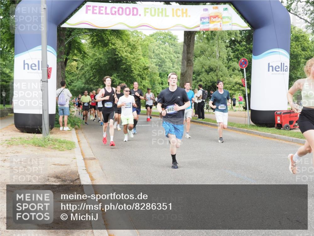 29.06.2025 - hella hamburg halbmarathon MichiJ http://msf.ph/oto/8286351 29.06.2025 10:33:05 Zwischen KM18-KM19 1600, 4915, 8928, 16506, 16689, 17382, 18185, 18631 meine-sportfotos.de