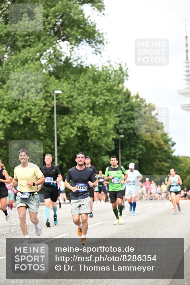 29.06.2025 - hella hamburg halbmarathon Dr. Thomas Lammeyer http://msf.ph/oto/8286354 29.06.2025 10:37:05 Kennedybrücke 1078, 1199, 1237, 1373, 1647, 1732, 1879, 2059, 2384, 2959, 3221, 3391, 3422, 3653, 3660, 3670, 3708, 3753, 4030, 4096, 4446, 4555, 5110, 5156, 5581, 6861, 7135, 7749, 7750, 8170, 8175, 8595, 8839, 9034, 9289, 9471, 9542, 9768, 9780, 9812, 10002, 10770 meine-sportfotos.de