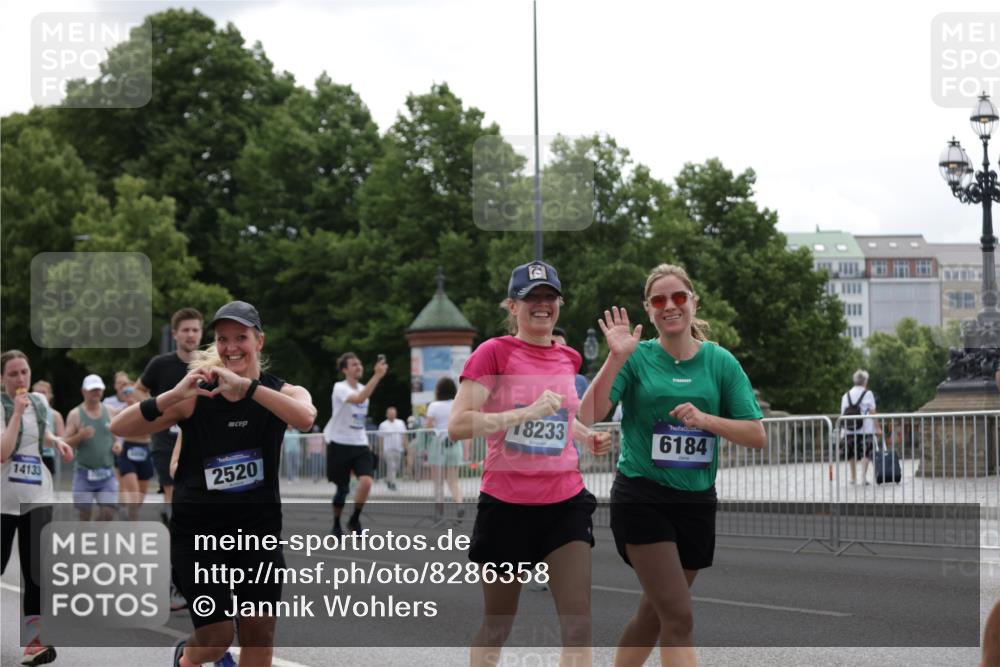 29.06.2025 - hella hamburg halbmarathon Jannik Wohlers http://msf.ph/oto/8286358 29.06.2025 10:35:41 Lombardsbrücke 1008, 1010, 1036, 1183, 1775, 1780, 2520, 2870, 3401, 3699, 3877, 3990, 4245, 4326, 4413, 4798, 5666, 6092, 6093, 6184, 6417, 6896, 7086, 7111, 7140, 7275, 7575, 7576, 8356, 8581, 8947, 9432, 9744, 9978, 10047, 10577, 11010, 11187, 11198, 11979, 12342, 12430, 12660, 12661, 13422, 13492, 13600, 13602, 13679, 14134, 14189, 14249, 14251, 14955, 15075, 15078, 15248, 15281, 15370, 15587, 15612, 15617, 15618, 15676, 15677, 15827, 15830, 15876, 16570, 16571, 17635, 18541 meine-sportfotos.de