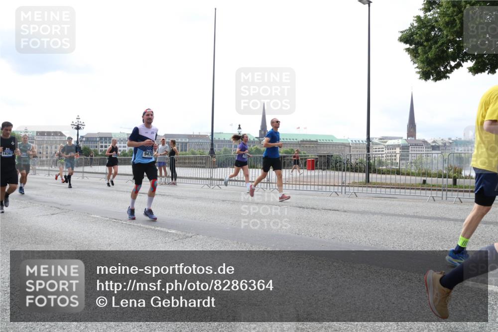 29.06.2025 - hella hamburg halbmarathon Lena Gebhardt http://msf.ph/oto/8286364 29.06.2025 10:35:38 Lombardsbrücke 9470, 18361, 8036, 1108, 1336, 1717, 1730, 1786, 1821, 2001, 2198, 2352, 2376, 2425, 2751, 2787, 2811, 2827, 3243, 3598, 3828, 3958, 3990, 4333, 4413, 4703, 4704, 4902, 4965, 5027, 5147, 5240, 5531, 5793, 6021, 6029, 6189, 6365, 6381, 6471, 6746, 6845, 6859, 6867, 7267, 7304, 7382, 7927, 8249, 8296, 8333, 8567, 9342, 9432, 9470, 9803, 9806, 9819, 10393, 10531, 10565, 10652, 11233, 11320, 11359, 11565, 11838, 11839, 11886, 12026, 12062, 12326, 12408 meine-sportfotos.de