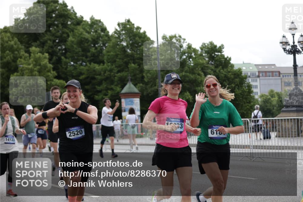 29.06.2025 - hella hamburg halbmarathon Jannik Wohlers http://msf.ph/oto/8286370 29.06.2025 10:35:41 Lombardsbrücke 1008, 1010, 1036, 1183, 1775, 1780, 2520, 2870, 3401, 3699, 3877, 3990, 4245, 4326, 4413, 4798, 5666, 6092, 6093, 6184, 6417, 6896, 7086, 7111, 7140, 7275, 7575, 7576, 8356, 8581, 8947, 9432, 9744, 9978, 10047, 10577, 11010, 11187, 11198, 11979, 12342, 12430, 12660, 12661, 13422, 13492, 13600, 13602, 13679, 14134, 14189, 14249, 14251, 14955, 15075, 15078, 15248, 15281, 15370, 15587, 15612, 15617, 15618, 15676, 15677, 15827, 15830, 15876, 16570, 16571, 17635, 18541 meine-sportfotos.de