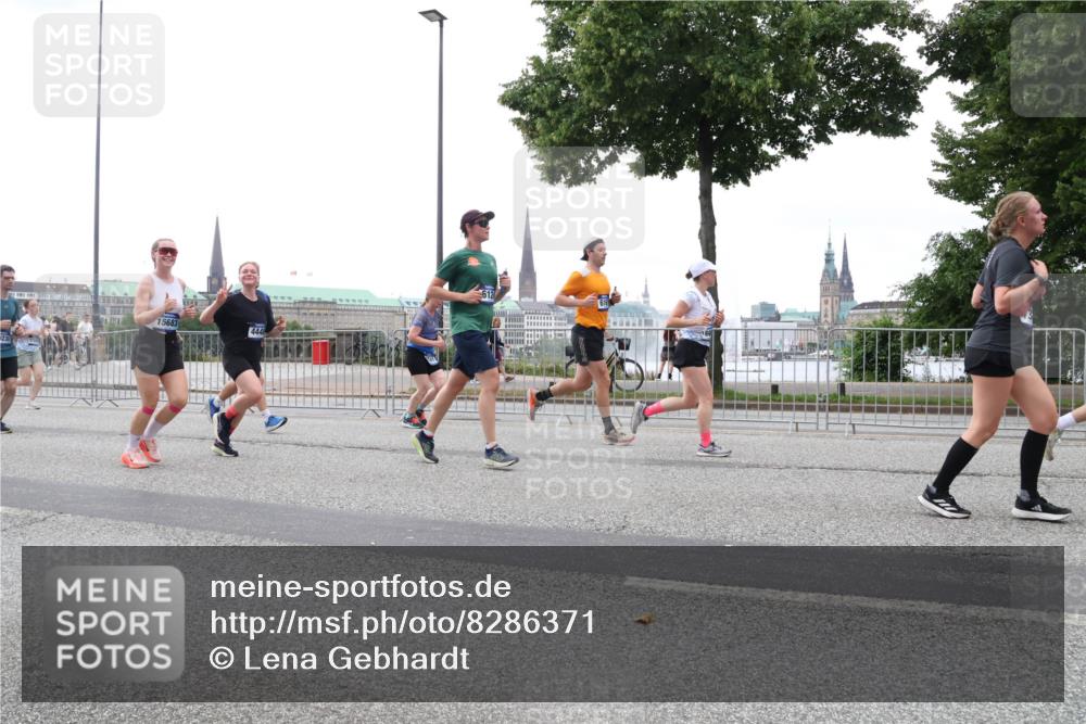29.06.2025 - hella hamburg halbmarathon Lena Gebhardt http://msf.ph/oto/8286371 29.06.2025 10:46:36 Lombardsbrücke 1363, 1371, 1375, 1429, 1465, 1532, 1608, 1720, 1837, 1999, 2162, 2320, 2500, 2697, 2813, 2951, 3277, 3406, 3407, 3410, 3469, 3734, 3823, 4119, 4202, 4296, 4342, 4355, 4448, 4604, 5697, 5700, 5854, 6068, 6124, 6161, 6740, 7303, 7364, 7368, 7374, 7412, 7767, 7827, 7960, 7983, 8047, 8477, 8551, 8553, 8700, 9129, 9337, 9445, 9691, 10153, 10230, 11361, 11910, 12298, 12333, 12507, 12522, 13969, 14261, 15852, 16882, 16987 meine-sportfotos.de